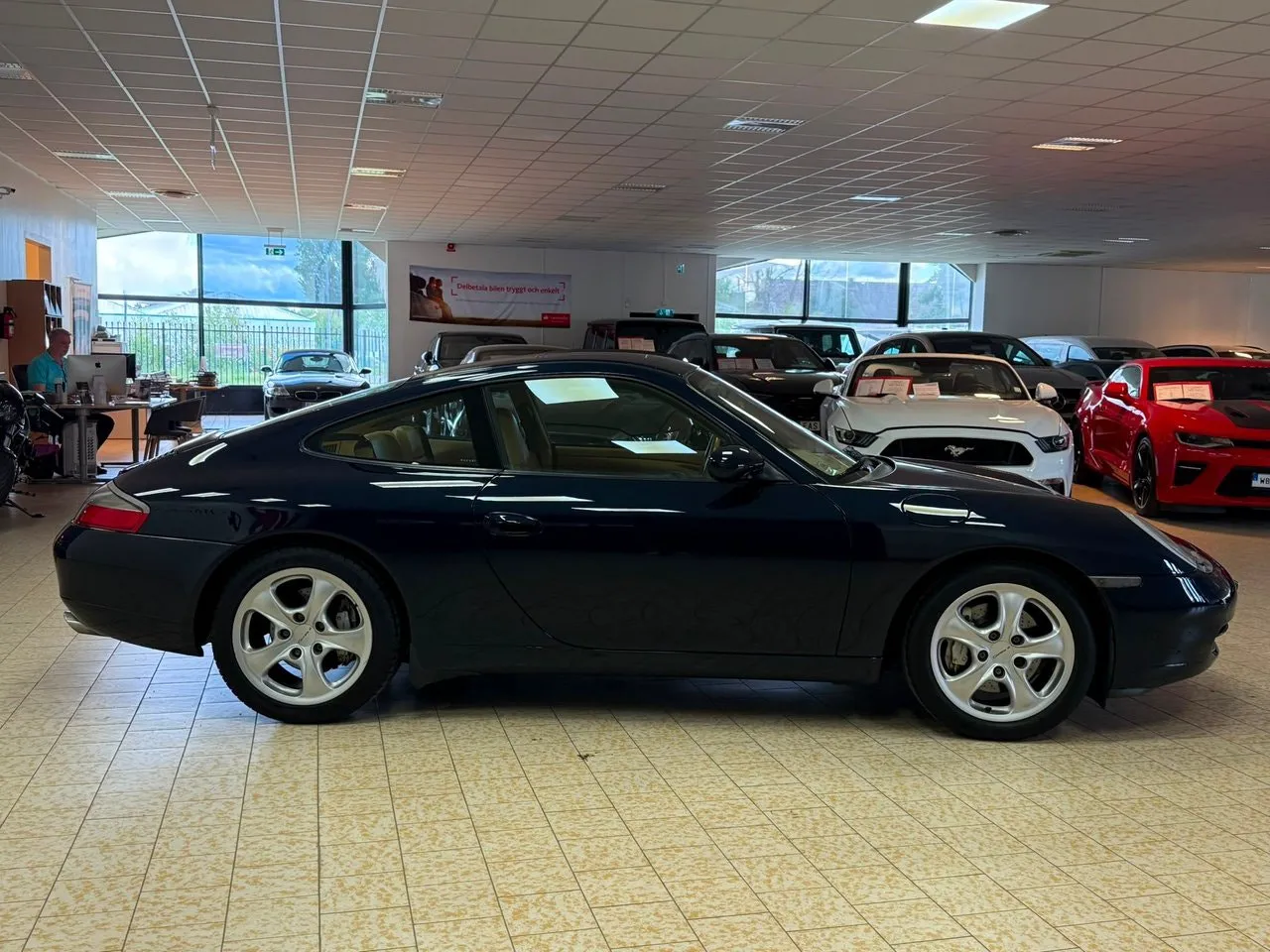 Vehicle image 7