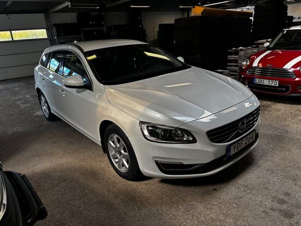 Volvo V60 D3 Momentum Business Edition Euro 6 - 2016