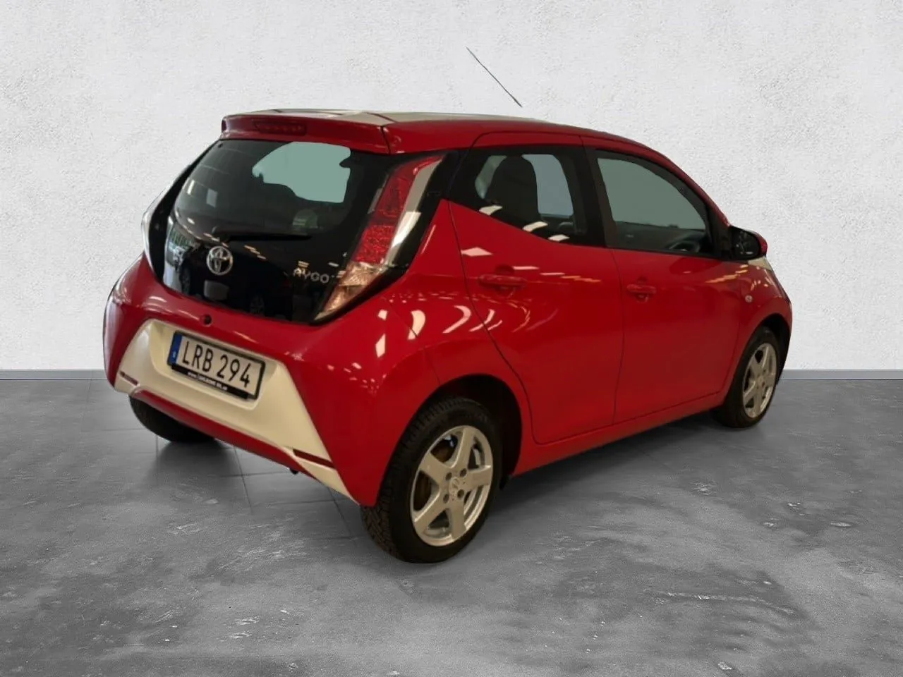 Vehicle image 4
