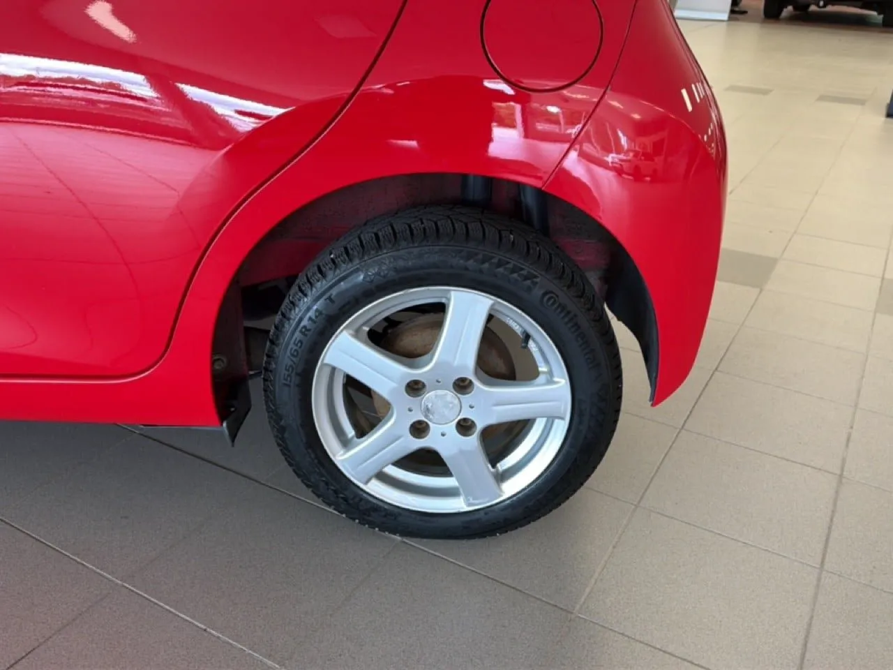 Vehicle image 16