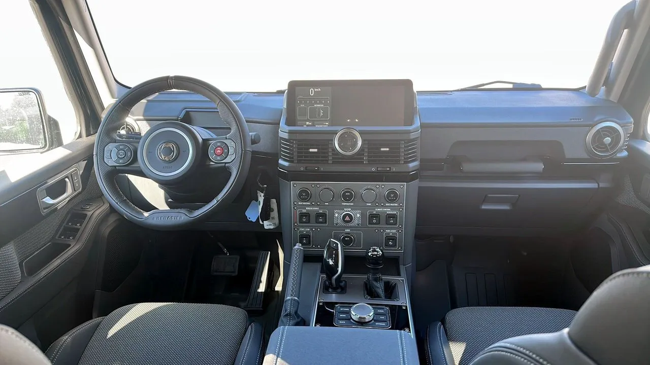 Vehicle image 3