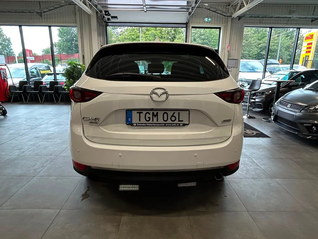 Vehicle image 5