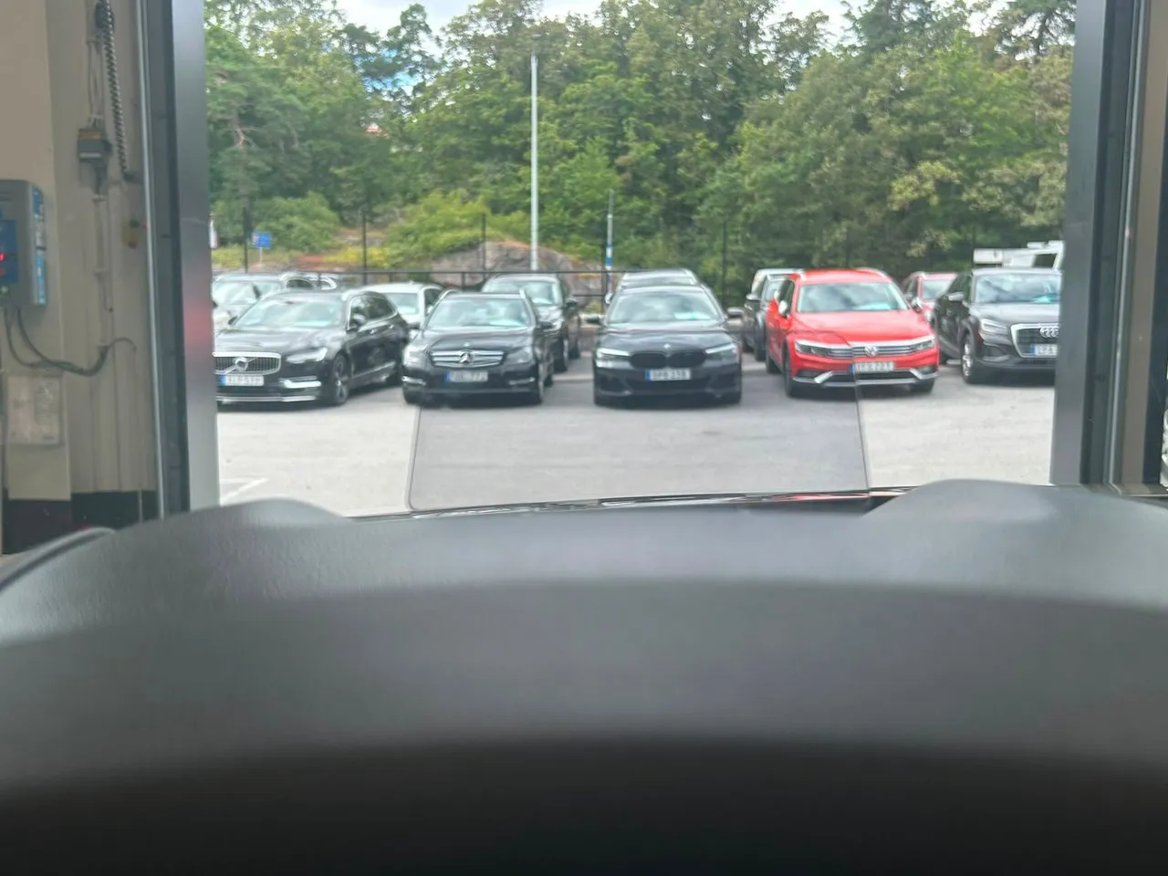 Vehicle image 13