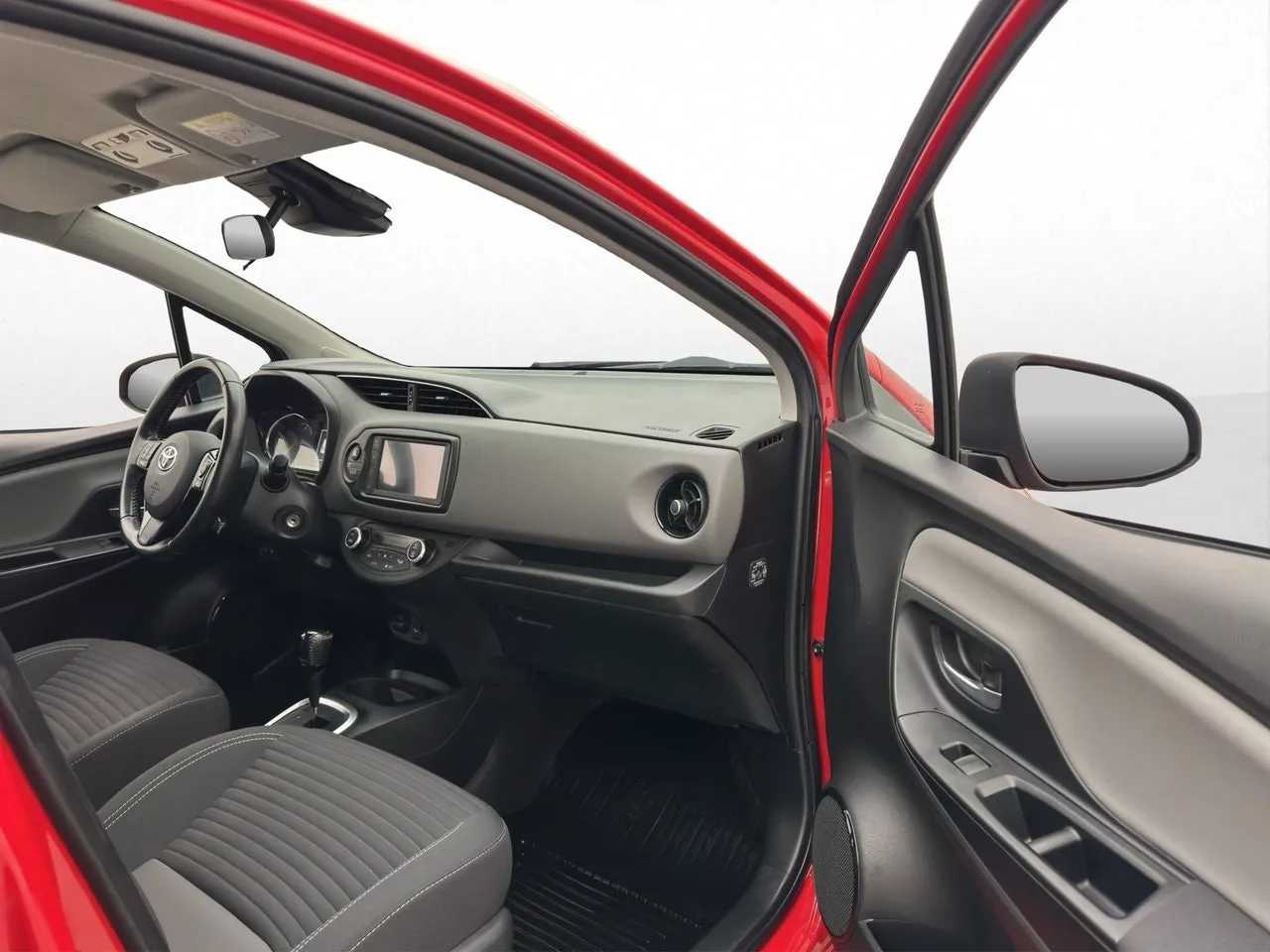 Vehicle image 18