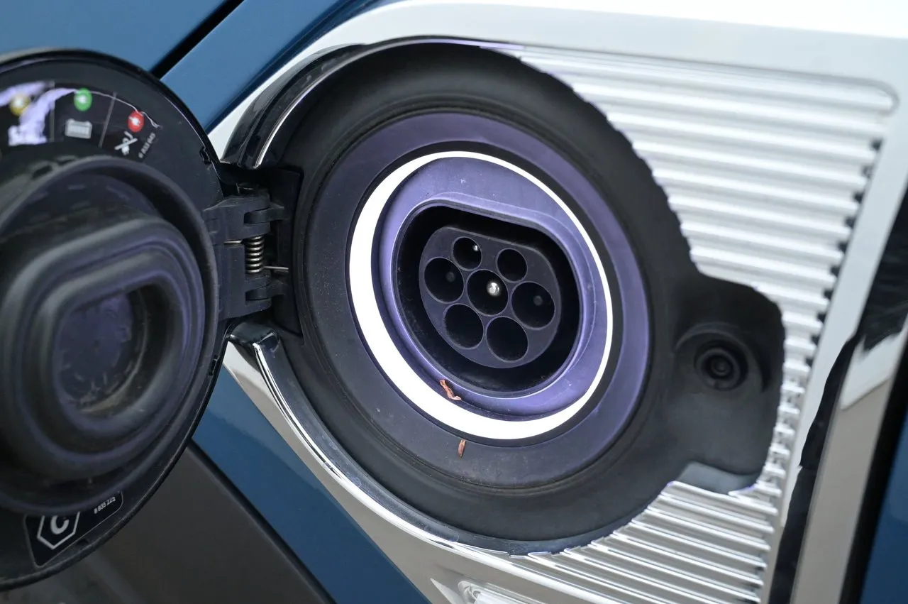 Vehicle image 23