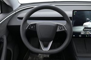 Tesla Model 3 bild 7