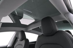 Tesla Model 3 bild 24