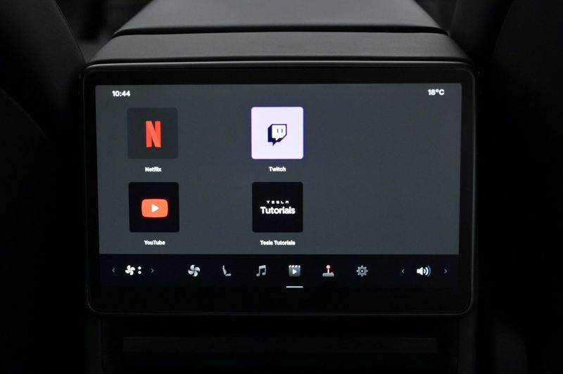 Tesla Model 3 bild 22