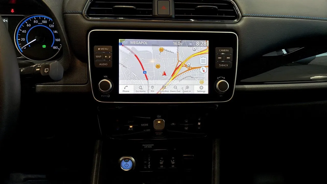 Vehicle image 16