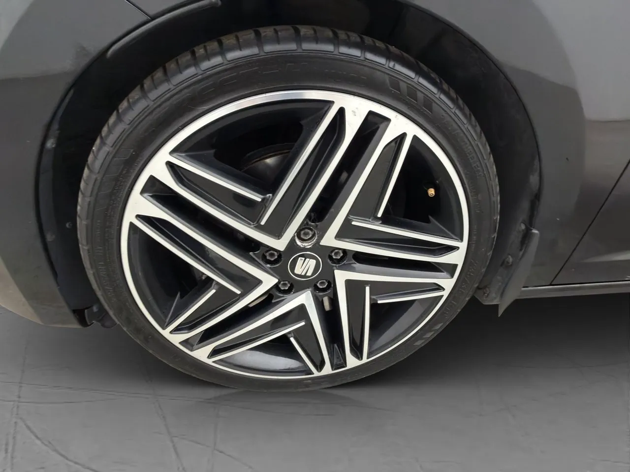 Vehicle image 30