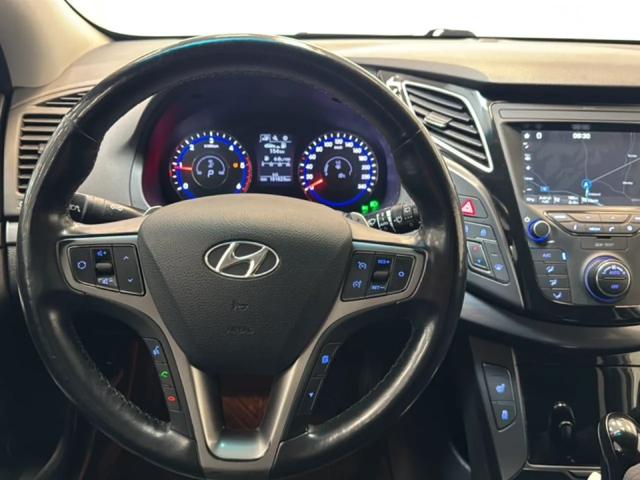 Vehicle image 18