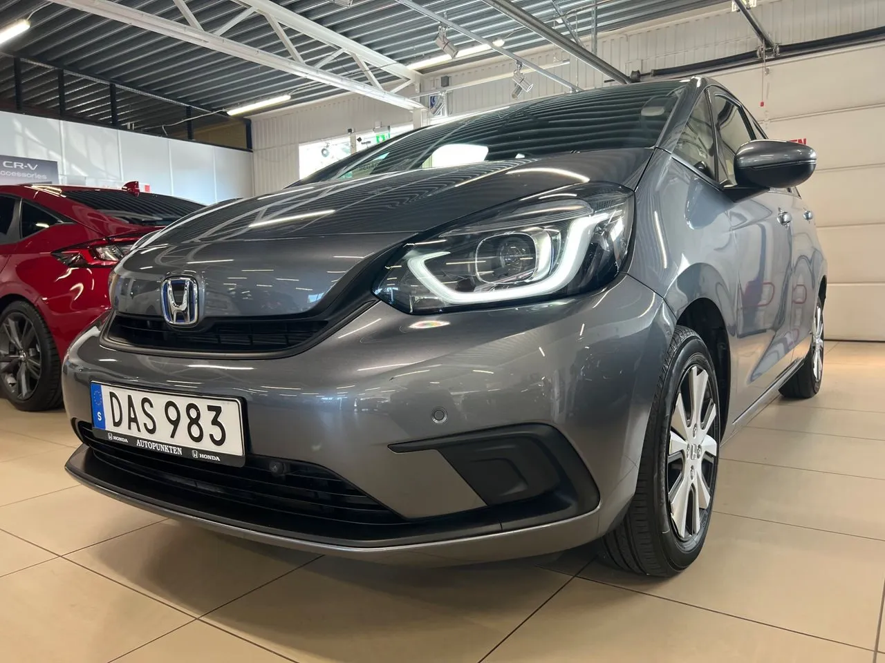 Vehicle image 15