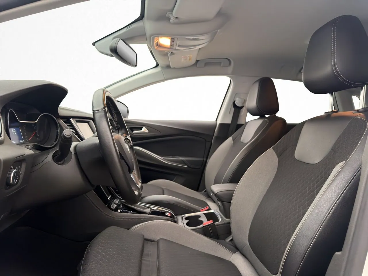 Vehicle image 15