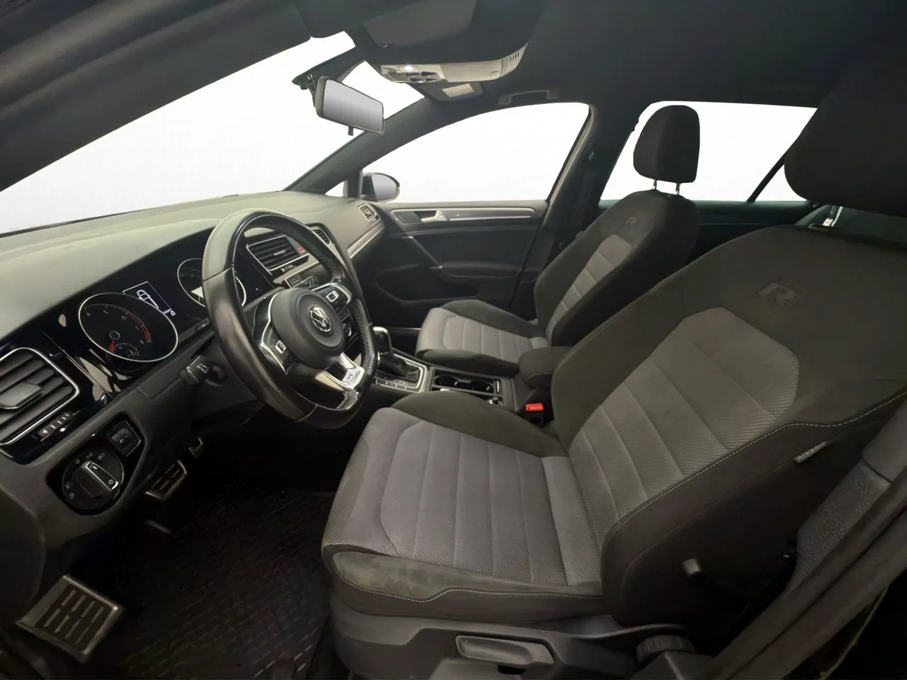 Vehicle image 23
