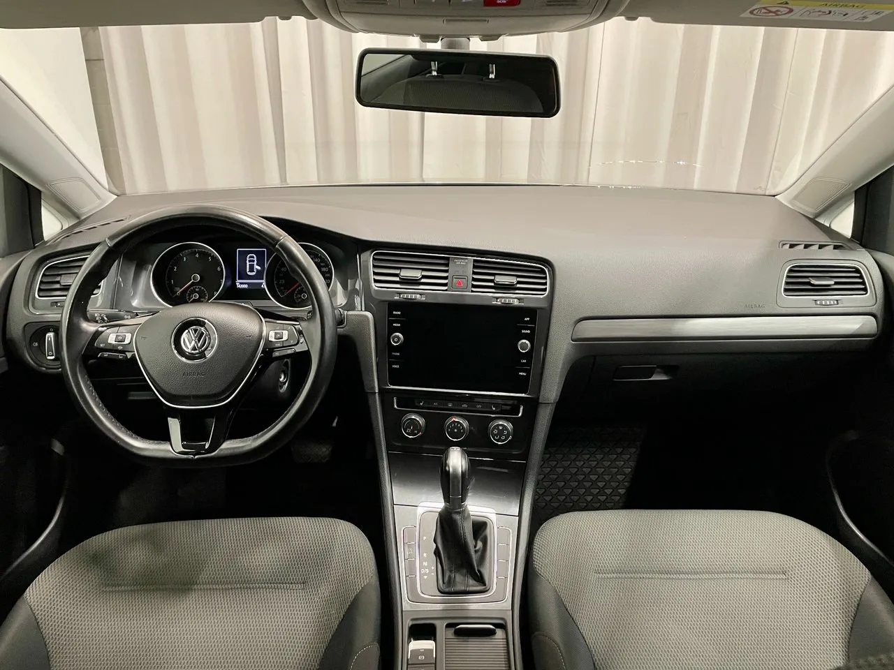 Vehicle image 14