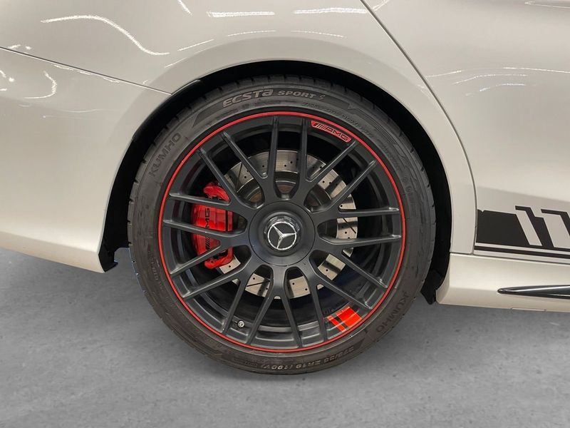 Mercedes C63 AMG bild 8
