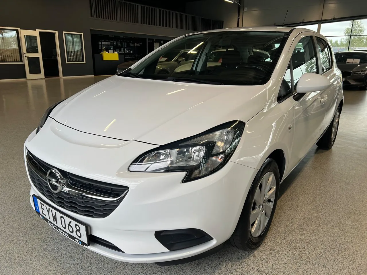 Vehicle image 6