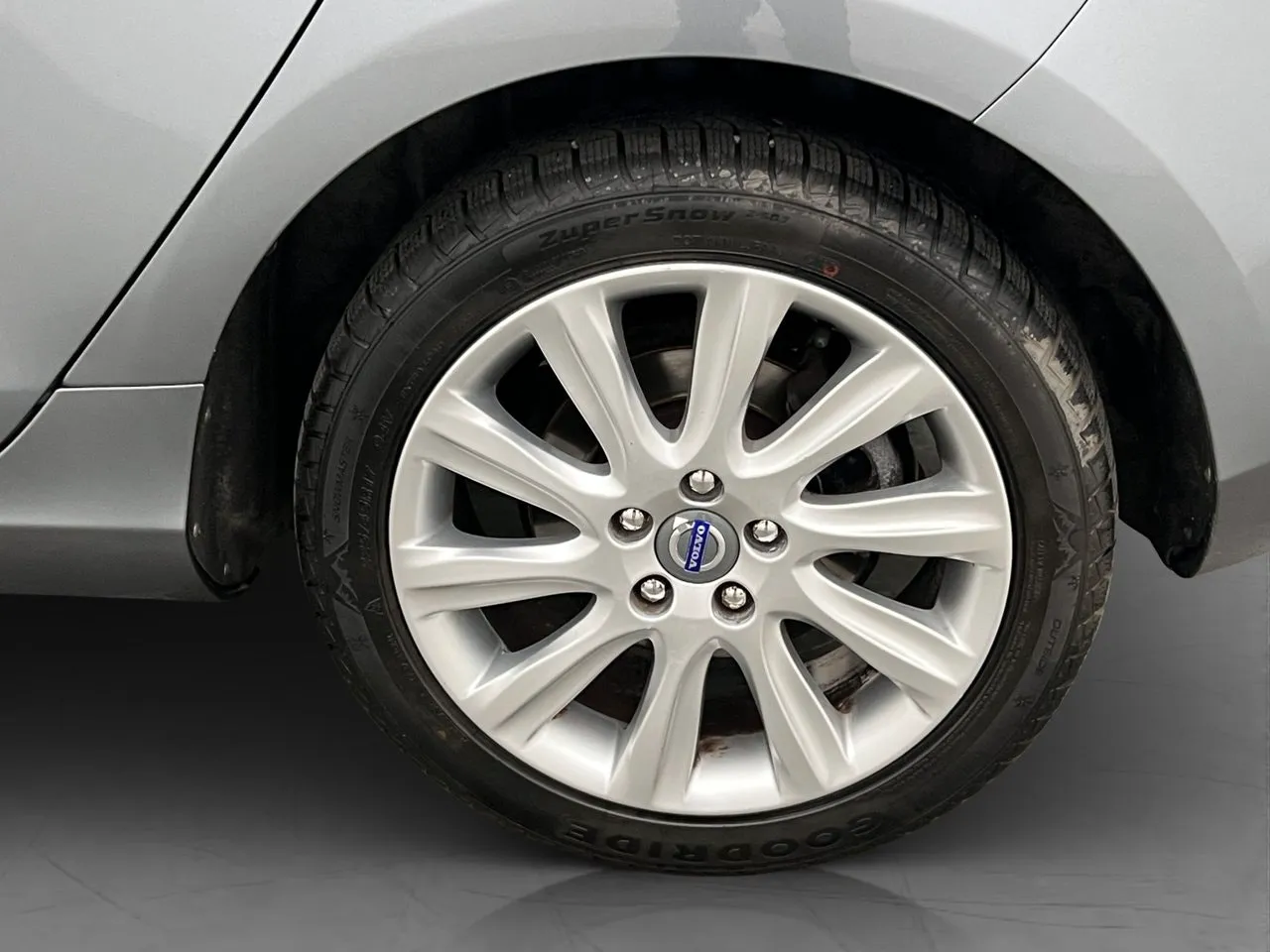 Vehicle image 30