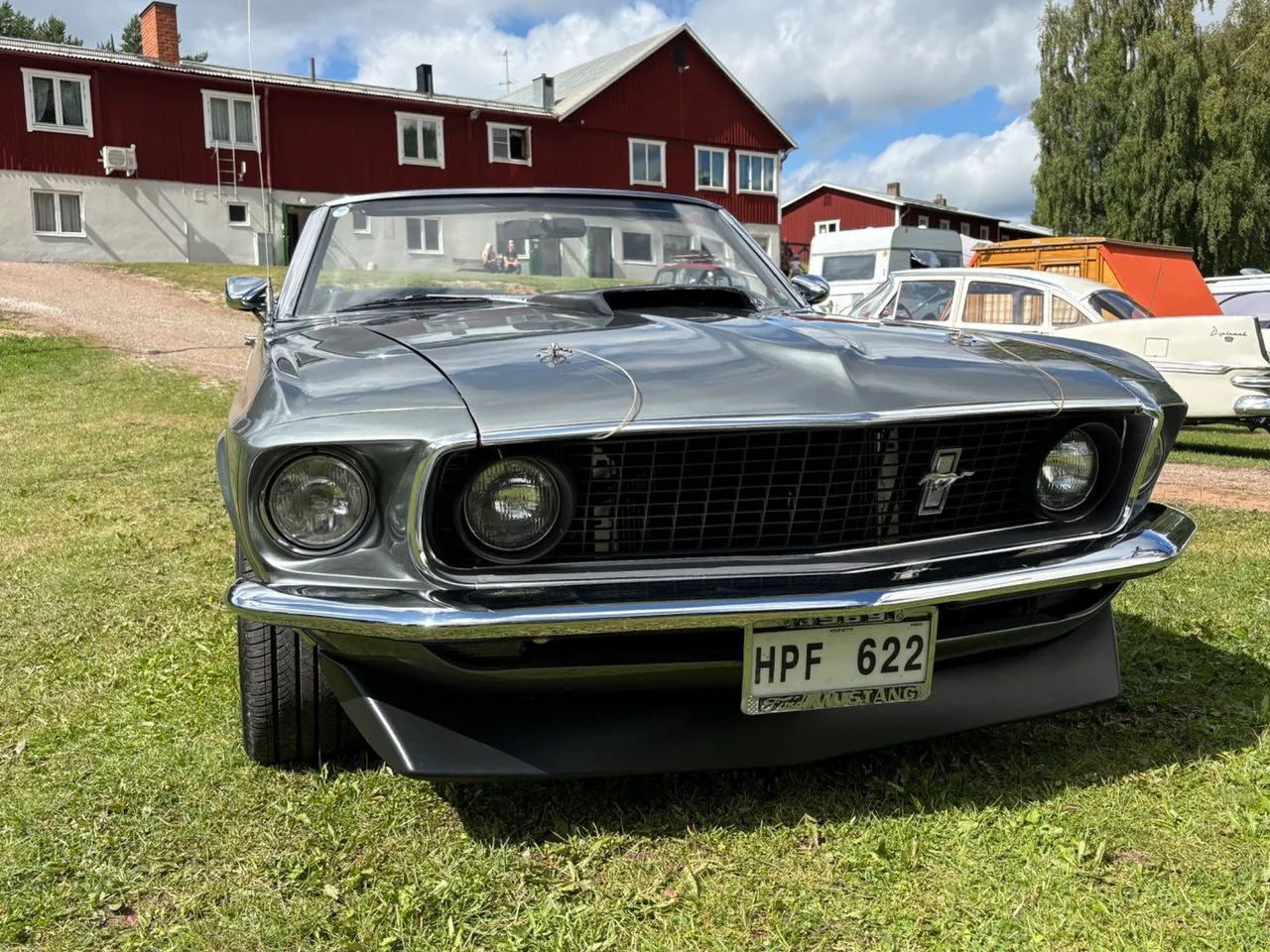 Vehicle image 23