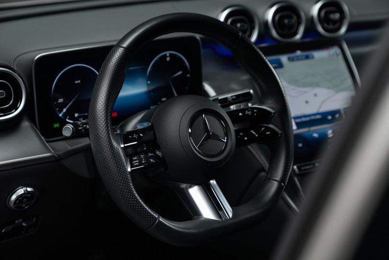 Mercedes GLC300 bild 8