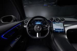 Mercedes GLC300 bild 13