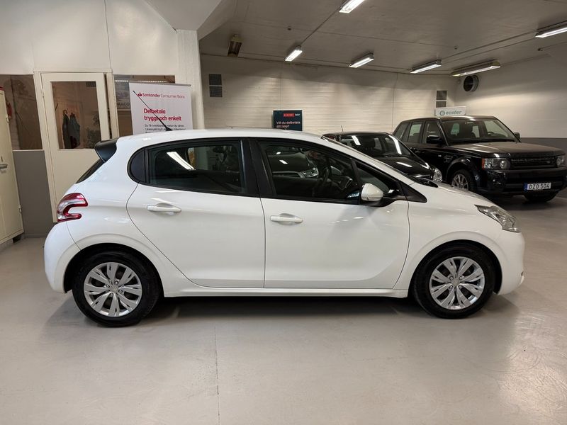 Peugeot 208 bild 2