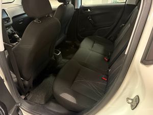 Peugeot 208 bild 7