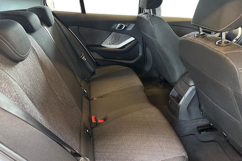 BMW 120 bild 7