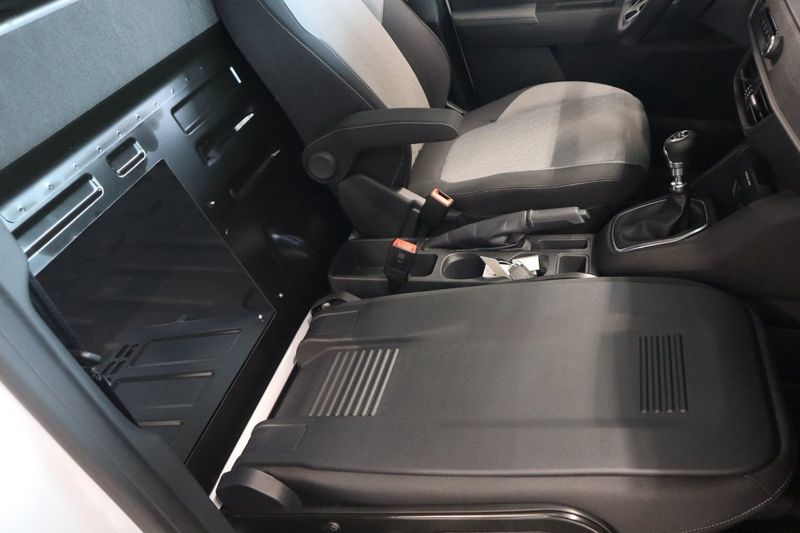 Ford Transit Courier bild 9