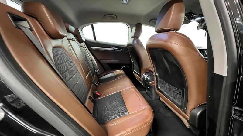 Alfa Romeo Stelvio bild 14
