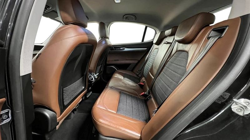 Alfa Romeo Stelvio bild 12