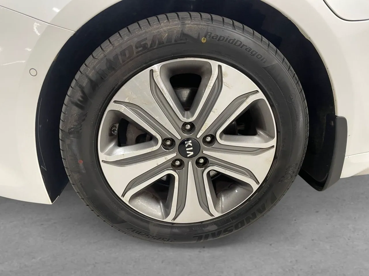 Vehicle image 7