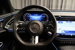Mercedes E300 bild 18