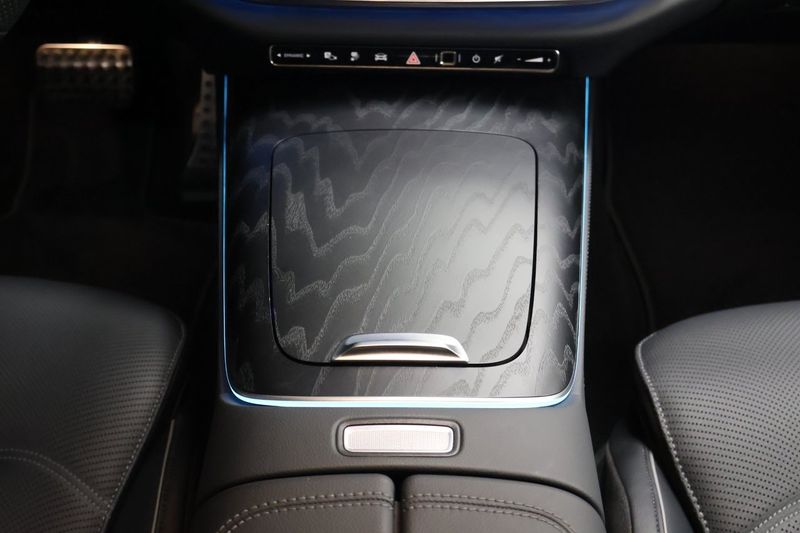 Mercedes E300 bild 24