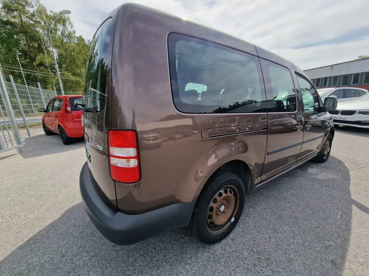 Vehicle image 4