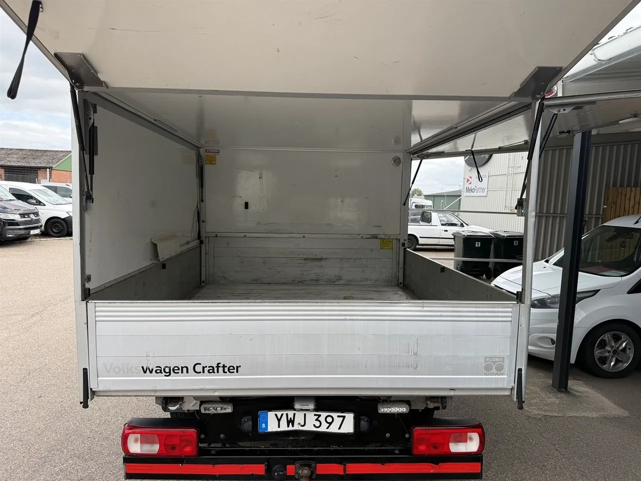 Vehicle image 6