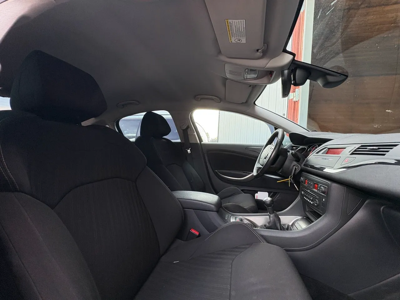 Vehicle image 7