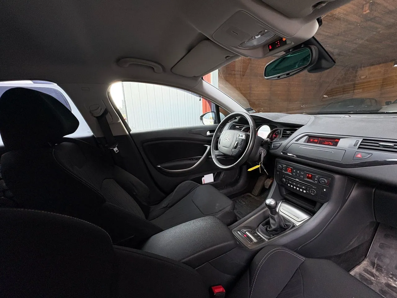 Vehicle image 6