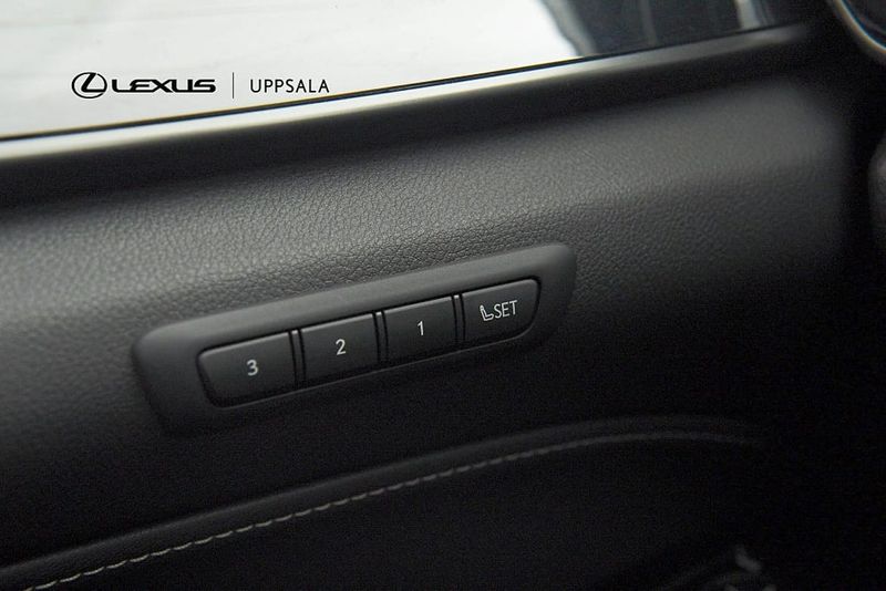Lexus NX bild 13