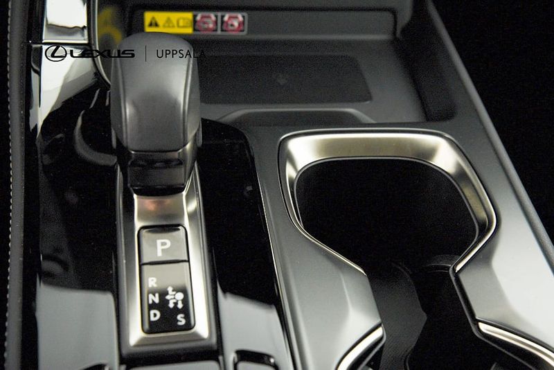 Lexus NX bild 18