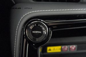 Lexus NX bild 17
