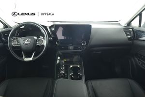 Lexus NX bild 8