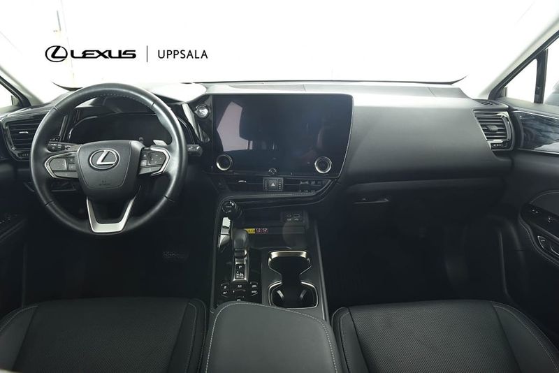 Lexus NX bild 8