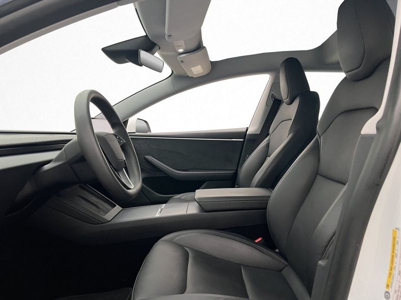 Tesla Model 3 bild 11