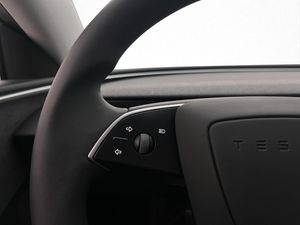 Tesla Model 3 bild 14