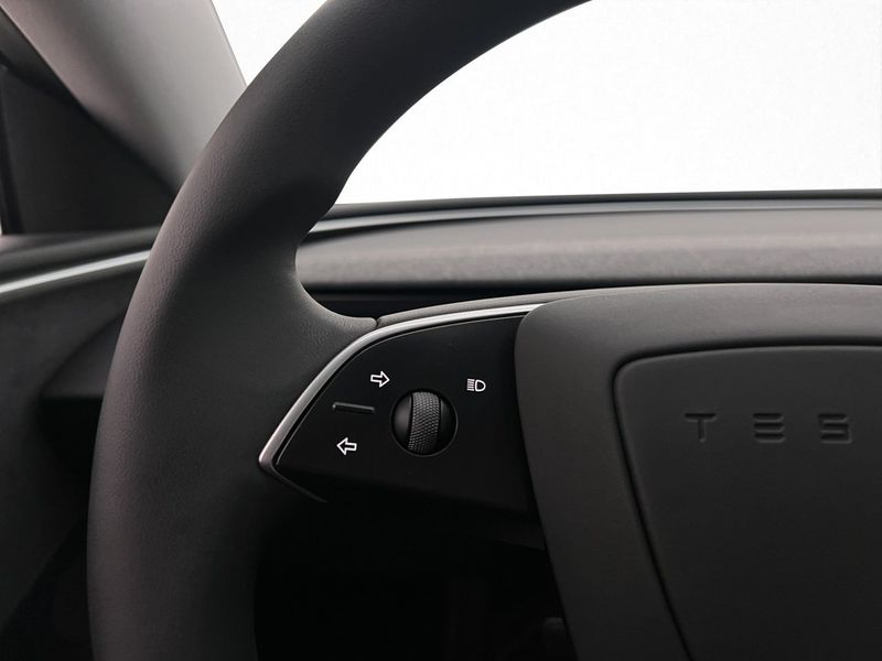 Tesla Model 3 bild 14