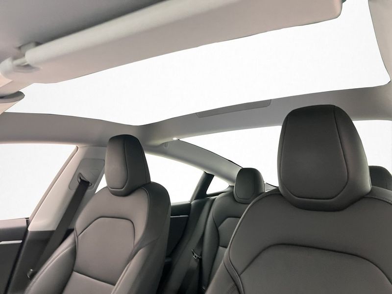 Tesla Model 3 bild 12