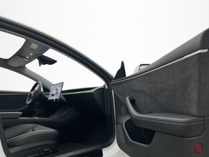 Tesla Model 3 bild 26