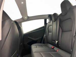 Tesla Model 3 bild 31