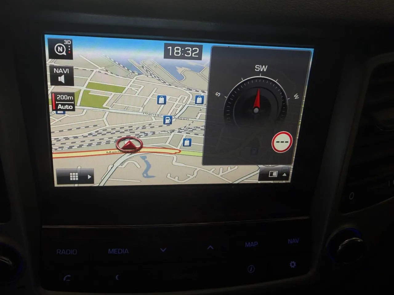 Vehicle image 15